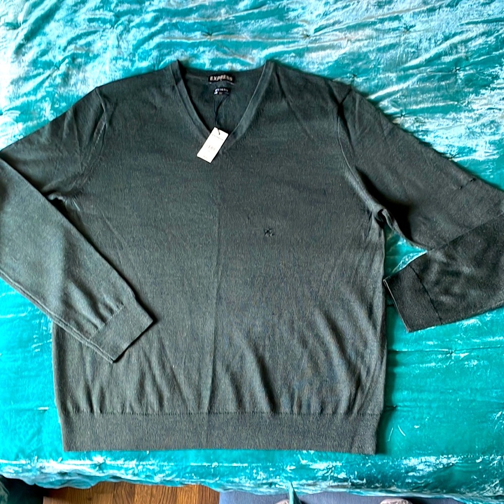 Men’s Merino Wool Blend V-Neck Sweater
